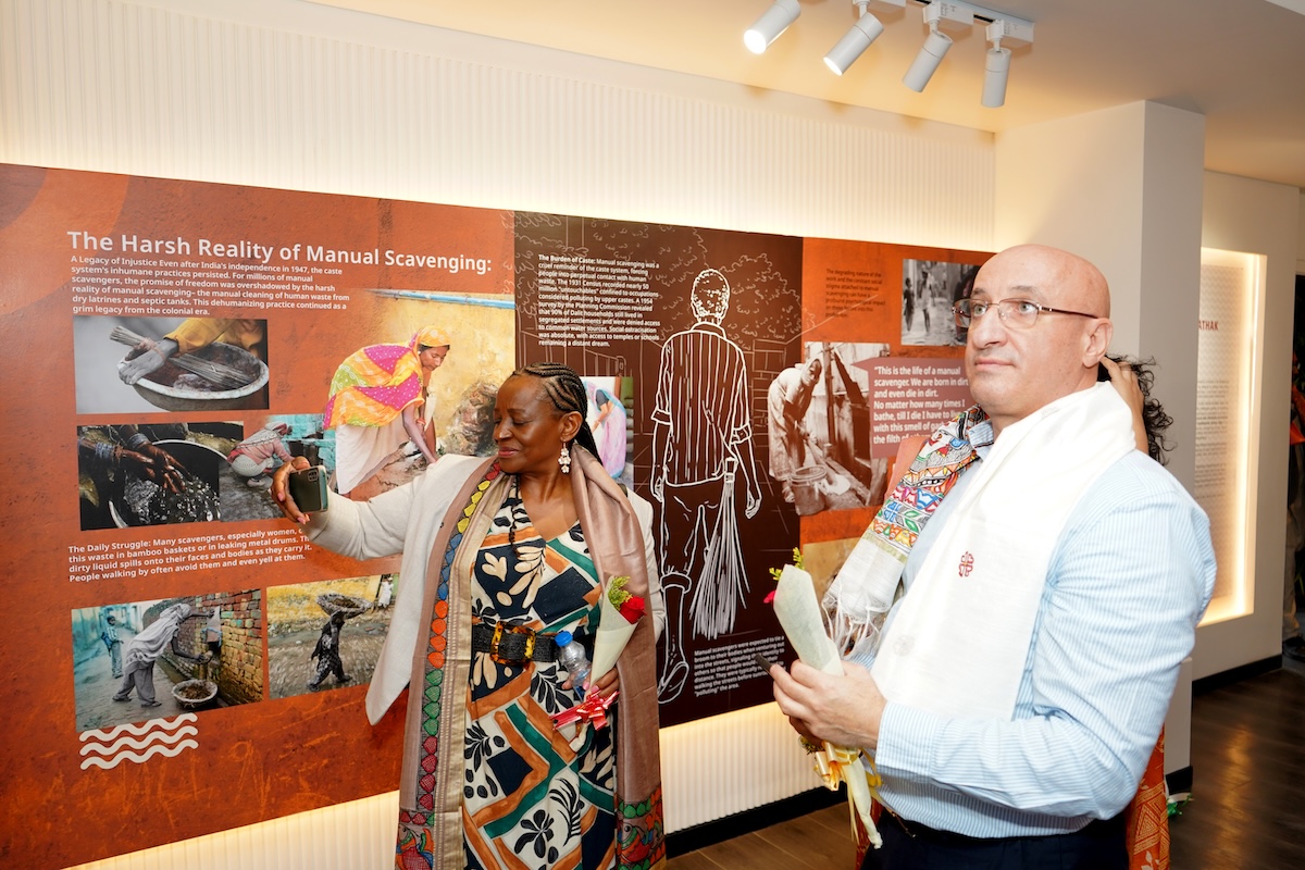Visitor Gallery 10